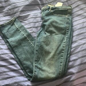 Levi’s 311 Shaping Jeans NWOT